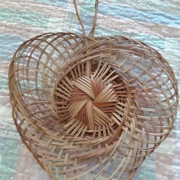 Vintage Trio of Heart Shaped Wicker Wall Decor - Picture 4 of 4